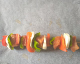 Foto del paso 5 de la receta: Brochetas de lomo