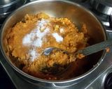 A picture of step 4 of Dabeli.