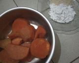 Foto langkah ke 2 dari resep Bola bola ubi isi coklat.