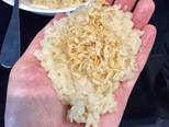 Onigiri với cơm gạo Bắc Hà và chà bông bước làm 2 hình
