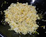Foto langkah ke 3 dari resep Nasi Goreng Kunyit.