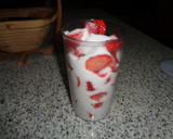 Foto del paso 2 de la receta: Copa cremosa de fresas