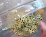 Une image de l'étape 3 de Roulė de courgettes au saumon et fromage.