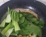 Foto langkah ke 3 dari resep Pakcoy ayam saus inggris.