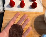 A picture of step 7 of Strawberry Mochi (いちご大福).