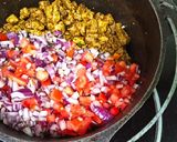 Foto del paso 2 de la receta: Guiso de carne de cerdo 🐷 con caracolitos en olla de hierro 🍲