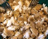 A picture of step 2 of Quick Alfredo Chicken Pizza.