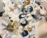 A picture of step 1 of Blueberry plum with yogurt - 2 min Breakfast.
