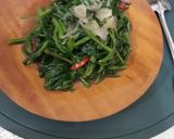 Foto langkah ke 5 dari resep Tumis Kangkung Simpel.