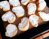 Une image de l'étape 1 de Toasts apéritifs au chèvre chaud et miel 🍯au ninja woodfire.