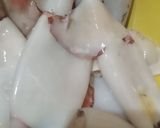 Foto langkah ke 1 dari resep Gulai Cumi Isi Tahu Telur.