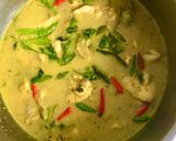 รูปขั้นตอนการทำที่ 7 ของ สูตรและเทคนิคการทำ #แกงเขียวหวาน ให้อร่อย (พริกแกงตำเอง)