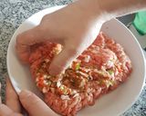 Foto del paso 3 de la receta: Hamburguesas de carne pimientos y cebolleta
