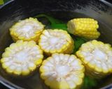 Foto langkah ke 2 dari resep Jagung Rebus Mentega - MPASI 12m+.