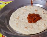A picture of step 2 of Chicken Shawarma Pizza.