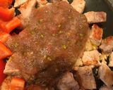 Foto del paso 2 de la receta Lomo y patatas en caldo moreno 🐷🥔
