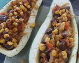 Foto del paso 2 de la receta: Zapallito Italiano Relleno con Tomaticán