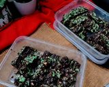 Foto langkah ke 5 dari resep Cococrunch Pandan Kacang Coklat.