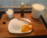 A picture of step 1 of Leche Frita.