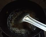 A picture of step 3 of Vegetable khichdi-mathi pakoda.