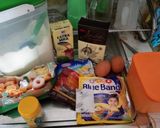 Foto langkah ke 1 dari resep Chocolate muffin with cheese and chocolate chips.