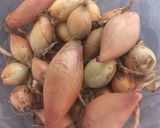 A picture of step 1 of Pickled Onions.