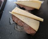 Foto del paso 5 de la receta: Tosta de Presa ibérica con Queso viejo y salsa de Espárragos blancos