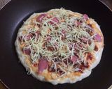 Foto langkah ke 5 dari resep Pizza teflon uempuk with bumbu nasi goreng.