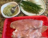 Hình bước làm 1 của món Gà ướp Rosemary (Rosemary Chicken)