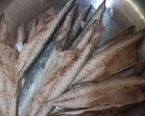 Foto langkah ke 1 dari resep Ikan Ranjang Bumbu Sarden.