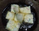 Foto langkah ke 4 dari resep Martabak Tahu sosis.