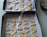Foto del passaggio 5 della ricetta Biscotti Pasquali glassati al latte e cioccolato bianco 👩‍🍳❤️