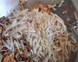 Foto langkah ke 4 dari resep Penang Char Kway Teow.