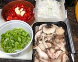 Foto del paso 1 de la receta: Chuletas de cerdo en salsa de setas