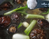 Foto del paso 4 de la receta: Sopa ramen🍜😑 (con opción keto)