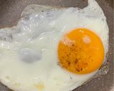 Foto langkah ke 5 dari resep Perfect Sunny Side Up.