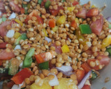 Foto del paso 4 de la receta: Ensalada de lentejas de bote fresquita y nutritiva ☀😎