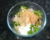 A picture of step 2 of Spinach Paratha.