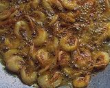 Gambar langkah 2 resipi Udang Kertas Goreng Kunyit 🍤🥗.
