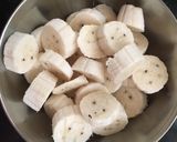 A picture of step 1 of Banana delight.