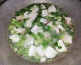 Foto langkah ke 4 dari resep Tahu Kuah Bening.
