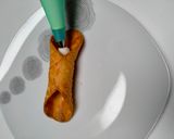 Une image de l'étape 4 de Cannoli siciliens.
