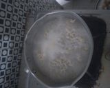 Foto langkah ke 3 dari resep Indomie goreng nyemek pedas.