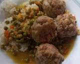 Foto del paso 13 de la receta: Albóndigas con salsa jardinera y arroz