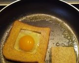Φωτογραφία βήματος 2 της συνταγής Eggs in a basket - Αυγά στο καλάθι