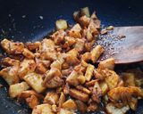 A picture of step 5 of Arvi ki sukhi sabzi.