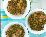 A picture of step 3 of Fry Matar Aloo.