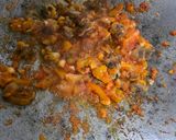 Gambar langkah 2 resipi 31:7:26 Mee goreng telur sepapan.