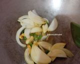 Foto langkah ke 2 dari resep Ayam Kecap Bawang Bombai.
