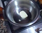 Foto del paso 2 de la receta: Mini penne en salsa bechamel con salteado de tiras de pechuga